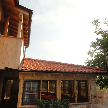 Къща Екотур Велека Guest house Brushlyan